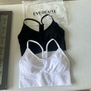 Evercute Sports Bra Set